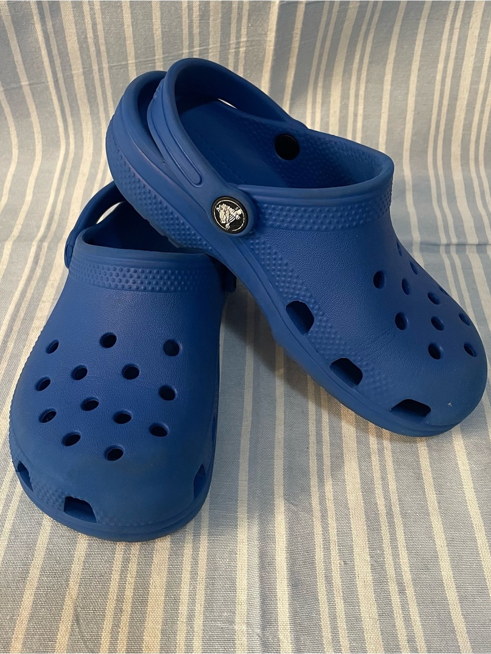 CROCS Classic Kids Clogs in Bright Blue